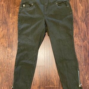 Belle by Kim Gravel Regular Flexibelle Zip Ankle Jeans in Olive Green